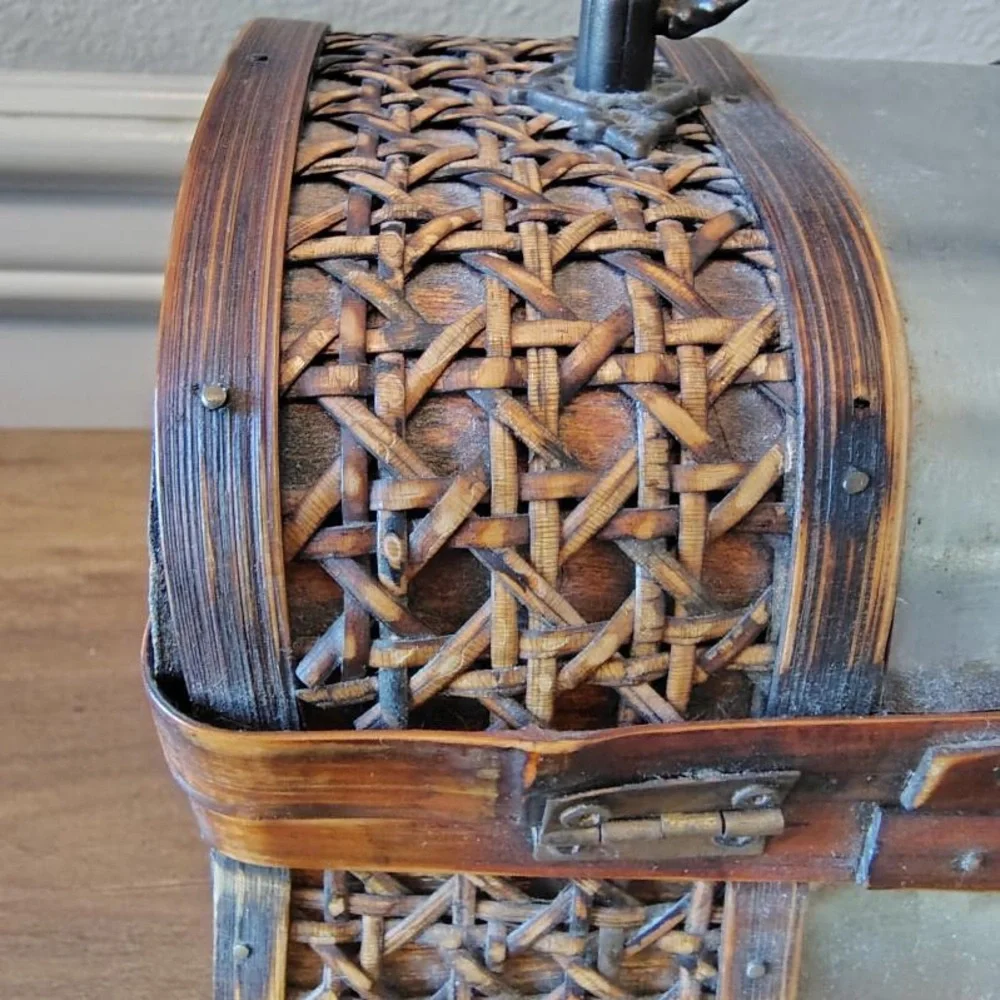 Vtg Wooden Rattan Treasure Trinket Box Brown Latched Brass Ornate Handle